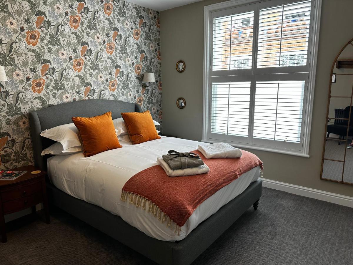 Manningtree The Crown Pub And Hotel מראה חיצוני תמונה