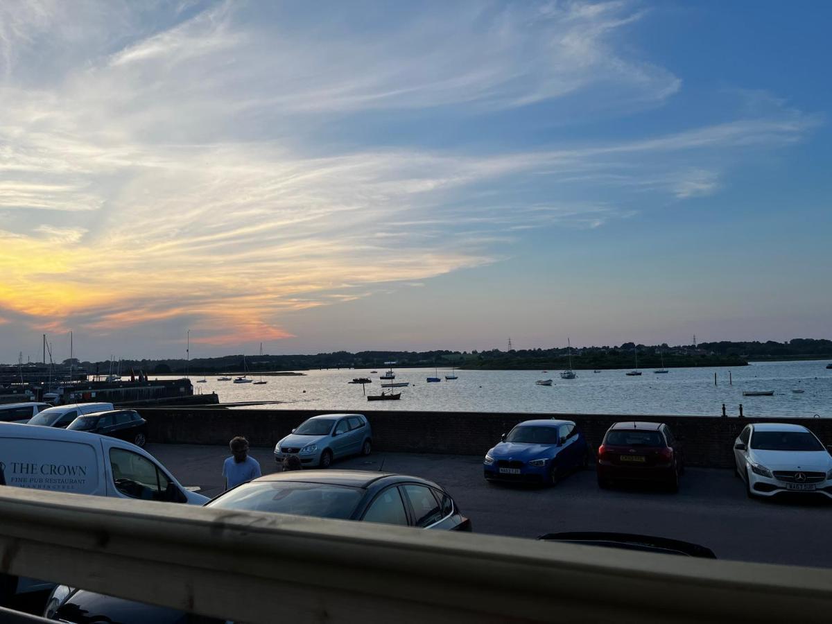 Manningtree The Crown Pub And Hotel מראה חיצוני תמונה