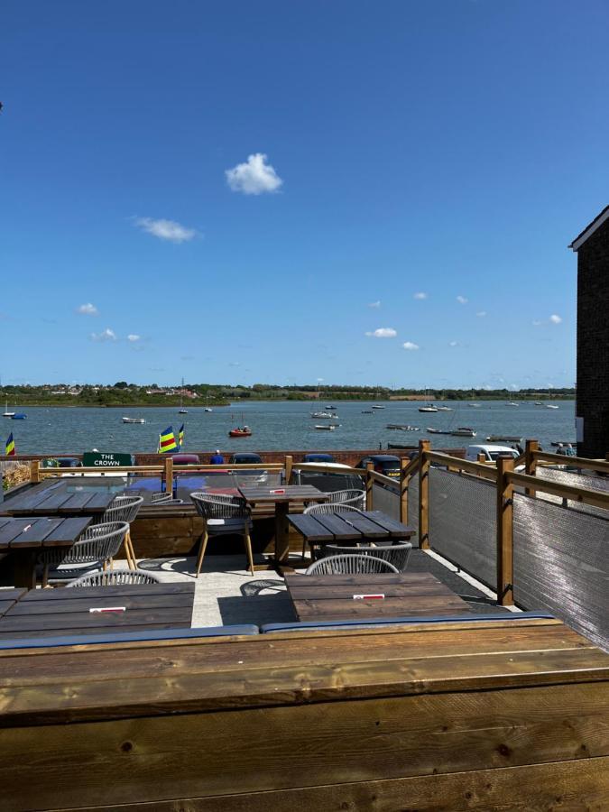 Manningtree The Crown Pub And Hotel מראה חיצוני תמונה